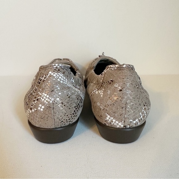 SAS Metallic Snakeskin Hope Loafers with Tassels - Size 7.5 - Picture 8 of 15